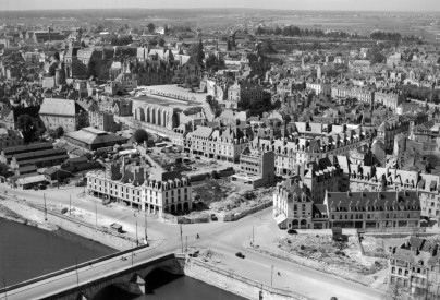 Centre-ville de Blois en 1951 (Rgion Centre-Val de Loire, Inventaire gnral).