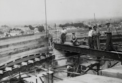 Construction du chteau d'eau, rue des Saintes-Maries (1934). AM Blois, 2 Fi 21 84.