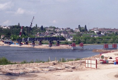Le pont Franois-Mitterrand en chantier en 1993 (Ville de Blois)