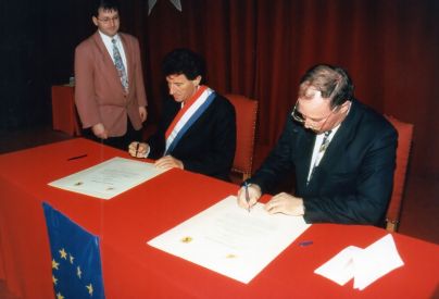 Signature du trait de jumelage entre Blois et Weimar le 18 fvrier 1995