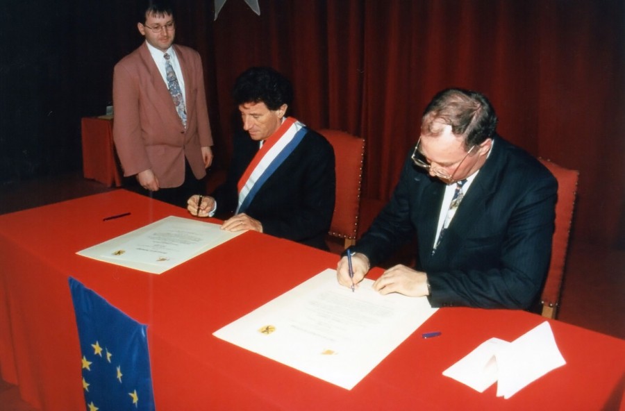 Signature du trait de jumelage entre Blois et Weimar le 18 fvrier 1995