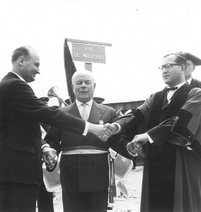 Inauguration de la rue de Waldshut à Blois en 1963. AM Blois, 2 Fi 21 443.