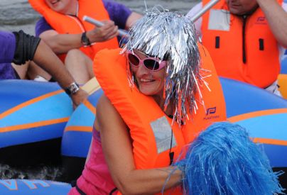 Sylvie BRANDAO dans son cano�, lors de l'�dition 2010. � Service mutualis� des Archives de la Ville de Blois, d'Agglopolys et du CIAS du Blaisois. Cote 2Fi_1656.