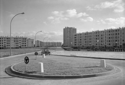 Carrefour de l’avenue de France et de la rue Pierre-et-Marie-Curie (vers 1965 / 2013).