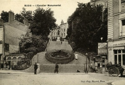 Kiosque en bas des escaliers Denis-Papin (début du XXe siècle).