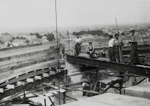 Construction du château d'eau, rue des Saintes-Maries (1934). AM Blois, 2 Fi 21 84.