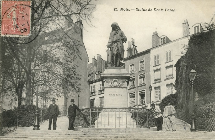 Statue de Denis Papin. Début XXe siècle (AM Blois, 5 Fi 717)
