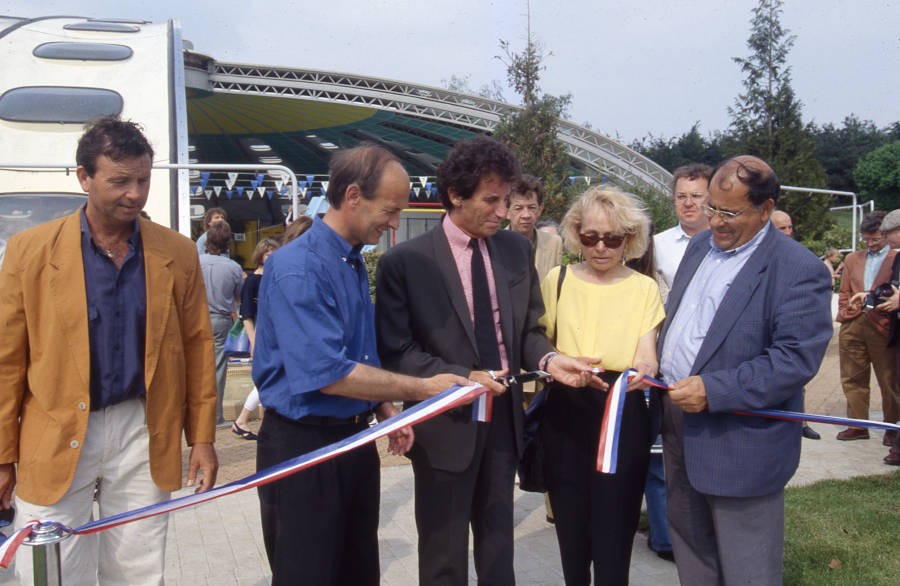 803W1_8_1 Inauguration piscine Tournesol avec Jack Lang, Michel Fromet et Jeanine Baye,� 01/06/1993