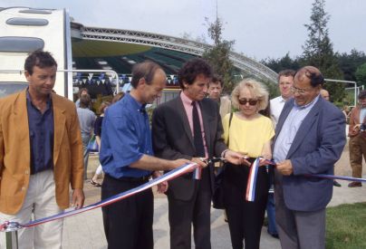 803W1_8_1 Inauguration piscine Tournesol avec Jack Lang, Michel Fromet et Jeanine Baye, 01/06/1993